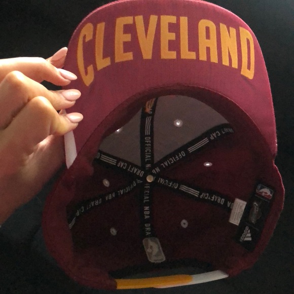 Cleveland cavaliers hat SnapBack - Picture 2 of 5